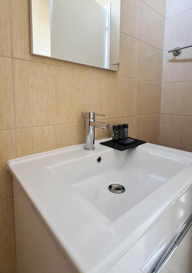 Phaedrus Living: Seaview Luxury Flat Paphinia 204 Apartament *
